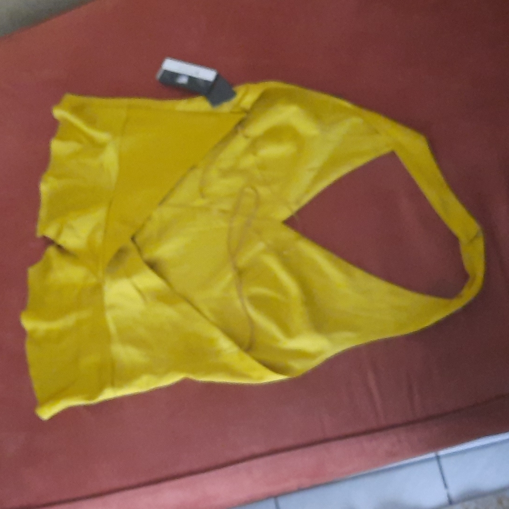 Guess halter top